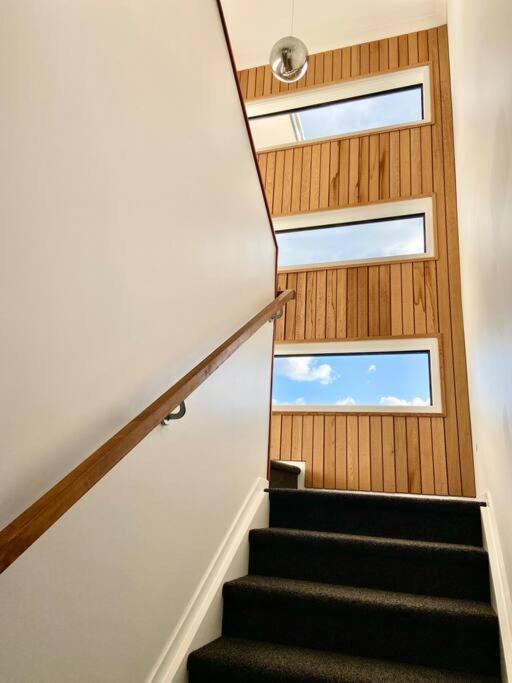 Morden Spacious New House Hamilton Exterior foto