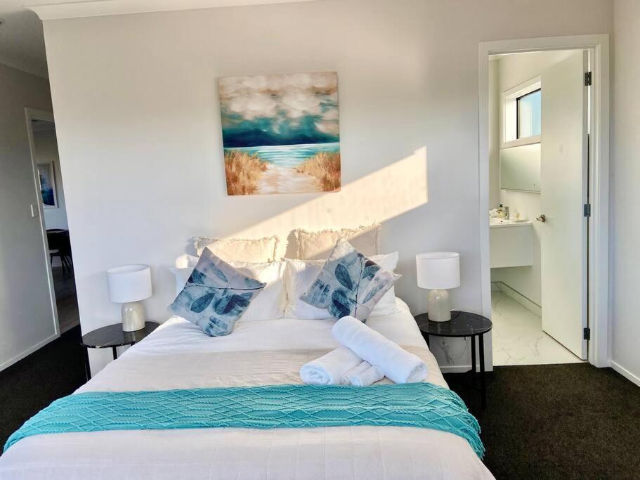 Morden Spacious New House Hamilton Exterior foto